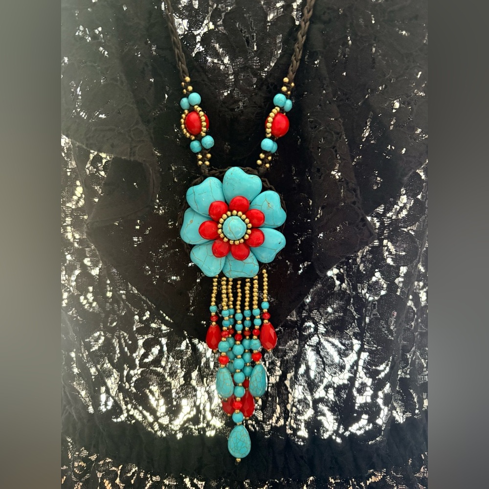 Turquoise and Red Floral Beaded Necklace